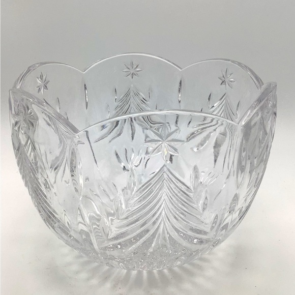 Large Cut Crystal Christmas Tree Bowl - Picture 4 of 6